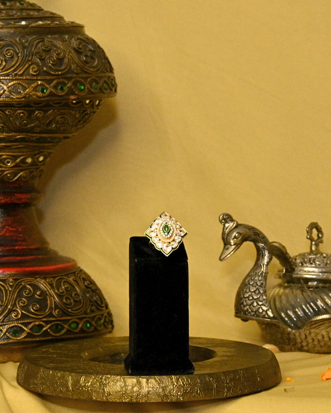 Ruqaiya Kundan Emerald Ring